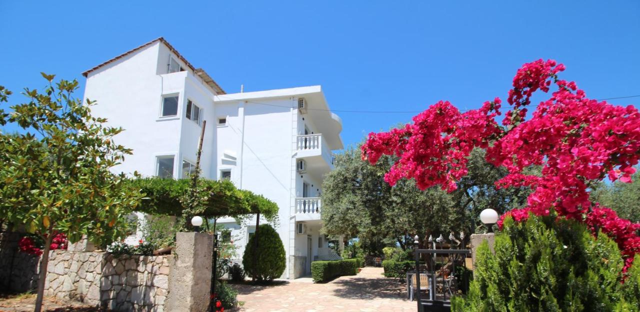 Hotel Villa Ambra Ксамил Екстериор снимка