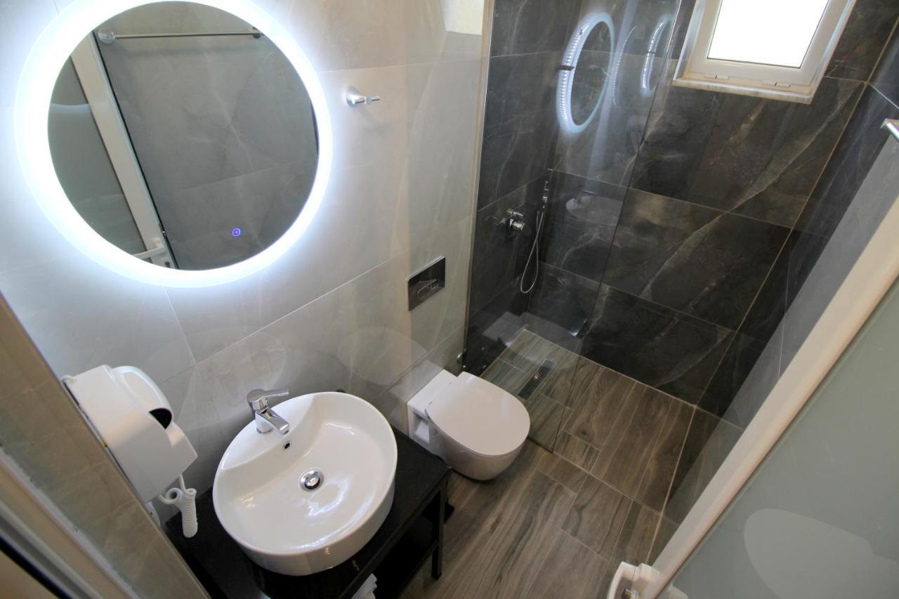 Hotel Villa Ambra Ксамил Екстериор снимка