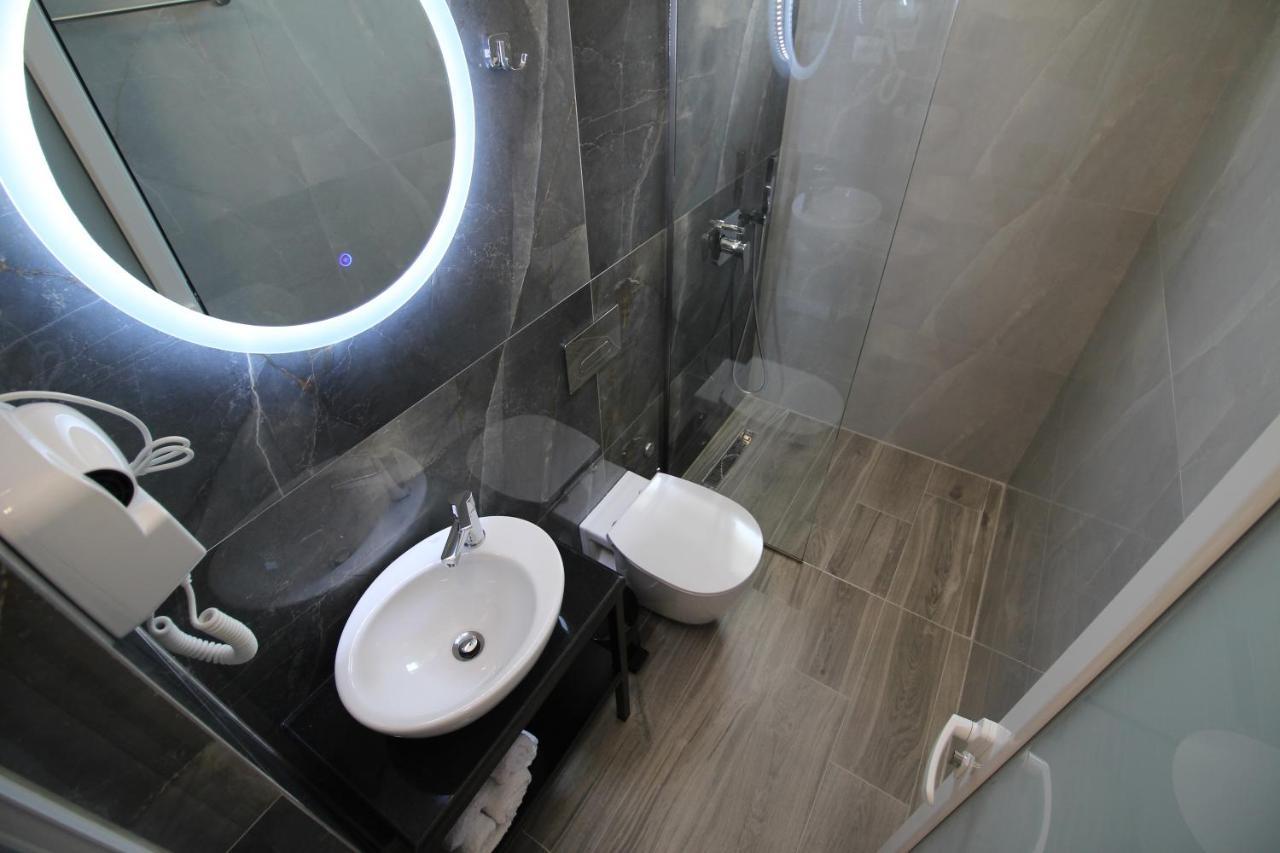 Hotel Villa Ambra Ксамил Екстериор снимка
