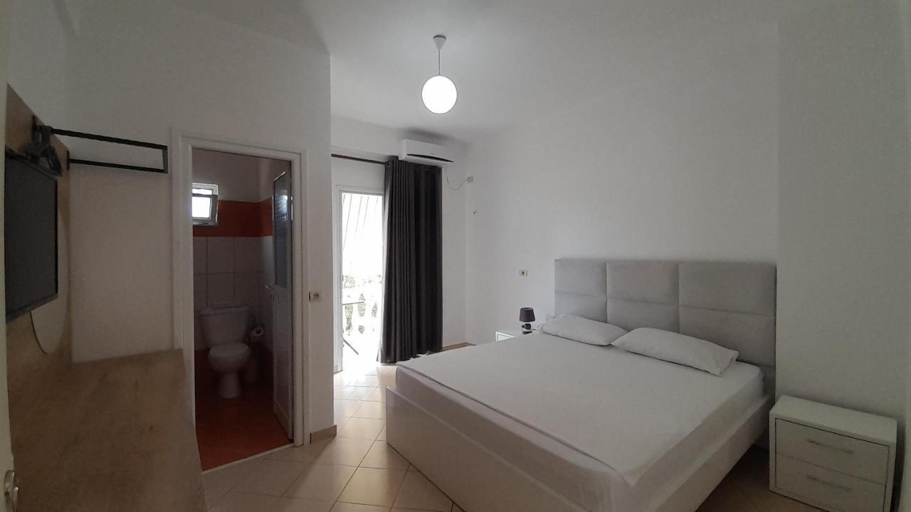 Hotel Villa Ambra Ксамил Стая снимка